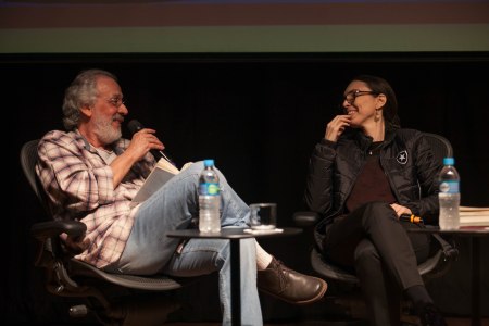 Charles Peixoto e Adriana Calcanhotto participaram de mesa da FlipMais nesta quinta-feira (31) / Foto: Walter Craveiro